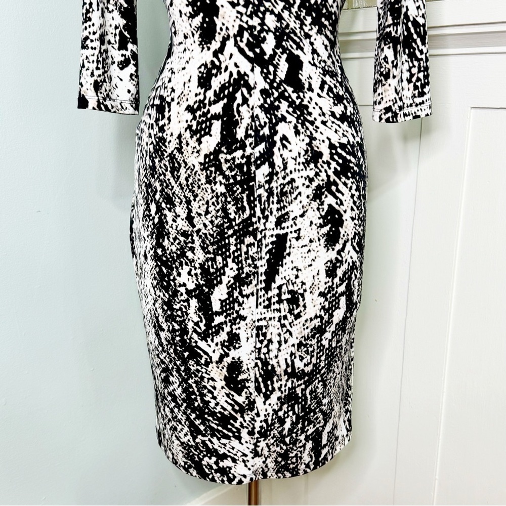Calvin Klein V-Neck Faux Wrap Sheath Dress Black & White Print Size 6 - Picture 9 of 11
